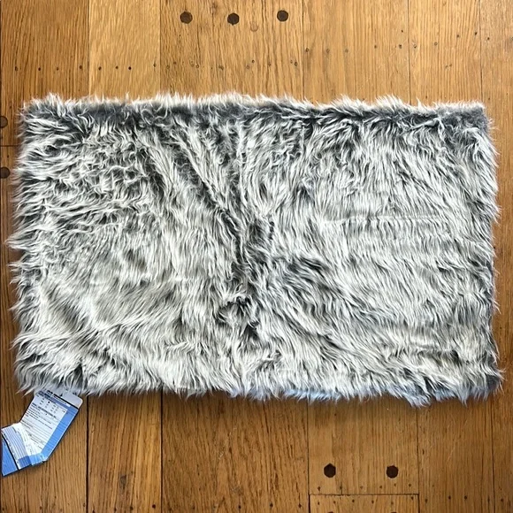 Pottery Barn Nottingham Plaid Faux Fur Back Lumbar Pillow Cover - Picture 1 of 9